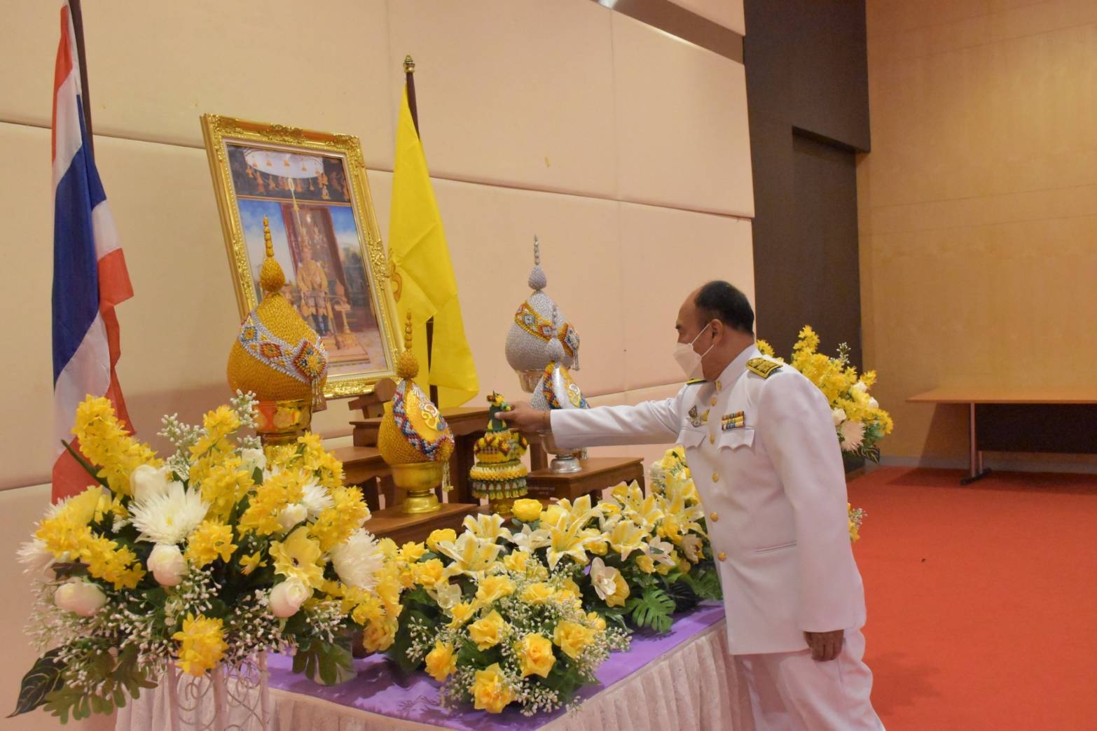 สถาบันเทคโนโลยีปทุมวัน ถวายพระพรชัยมงคล พระบาทสมเด็จพระวชิรเกล้าเจ้าอยู่หัว (รัชกาลที่ 10)