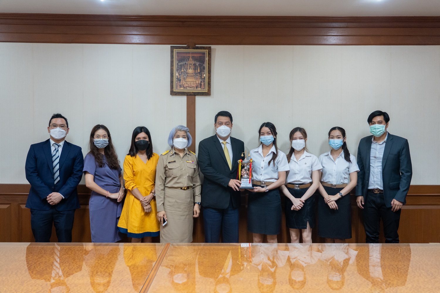 ม.รามฯ แสดงความยินดี นศ.นิติศาสตร์ ชนะเลิศ Moot Court 2021