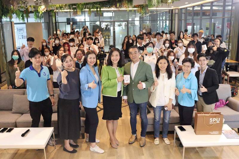 เปิดประสบการณ์เรียนรู้ DEK SPU ใน SBS Youth ENTREPRENEURS #2 ตอน “ยาดมหงษ์ไทย ฮิตติดใจคนทั่วโลก” โดย คุณธีรพงศ์ ระบือธรรม ผู้ก่อตั้งและเจ้าของบริษัทฯ