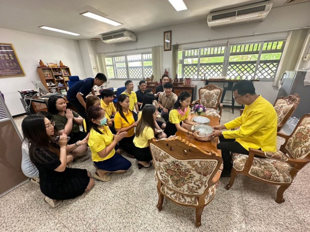 The Division of General Affairs at the University of Phayao held a Water Pouring Ceremony to bestow blessings upon the Vice President for Corporate Communications in honor of the Thai New Year tradition in 2024.