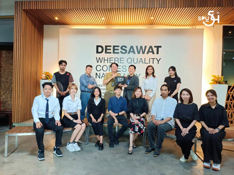 เปิดประสบการณ์ “เฟรชชี่’67 SoDA SPU บุกโรงงาน DEESAWAT เรียนรู้การออกแบบเฟอร์นิเจอร์ไม้ มุ่งสู่เวที Milan Design Week”