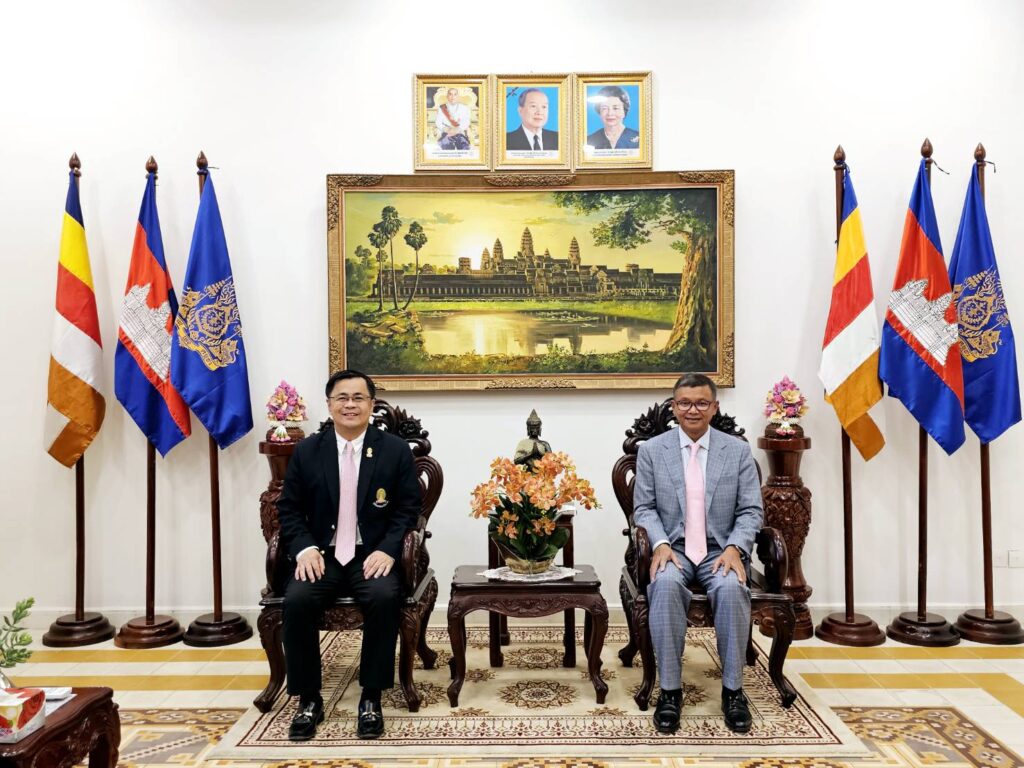 The President of Chula Meets with Cambodian Minister of Education, a Graduate of the Faculty of Education Strengthening Relations and Integrating Knowledge for Youth in the Region