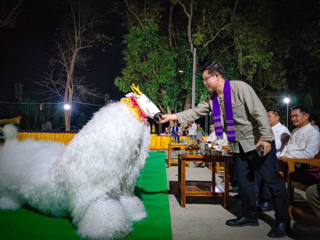 UP Takes Part in the Annual “Peng Pud” (Midnight Alms Walking) Ceremony 2025 at Wat Mor Kaeng Thong